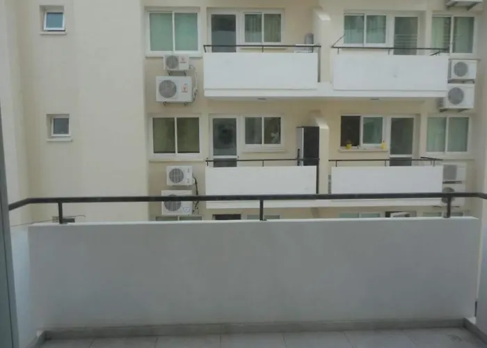 Mackenzie 1+1 アパート *